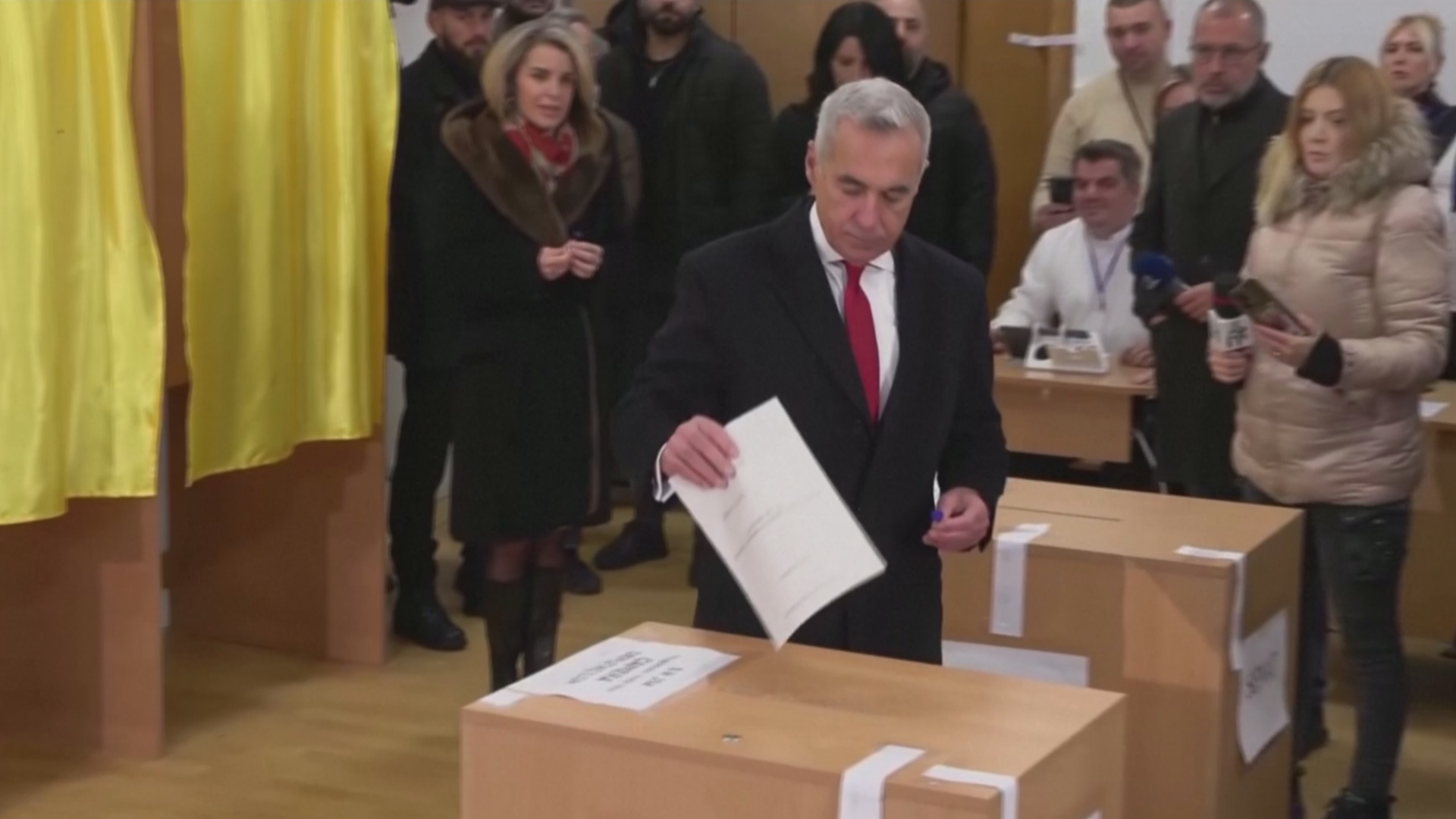 Конституционный суд Румынии аннулировал результаты выборов президента Конституционный суд Румынии аннулировал результаты выборов президента