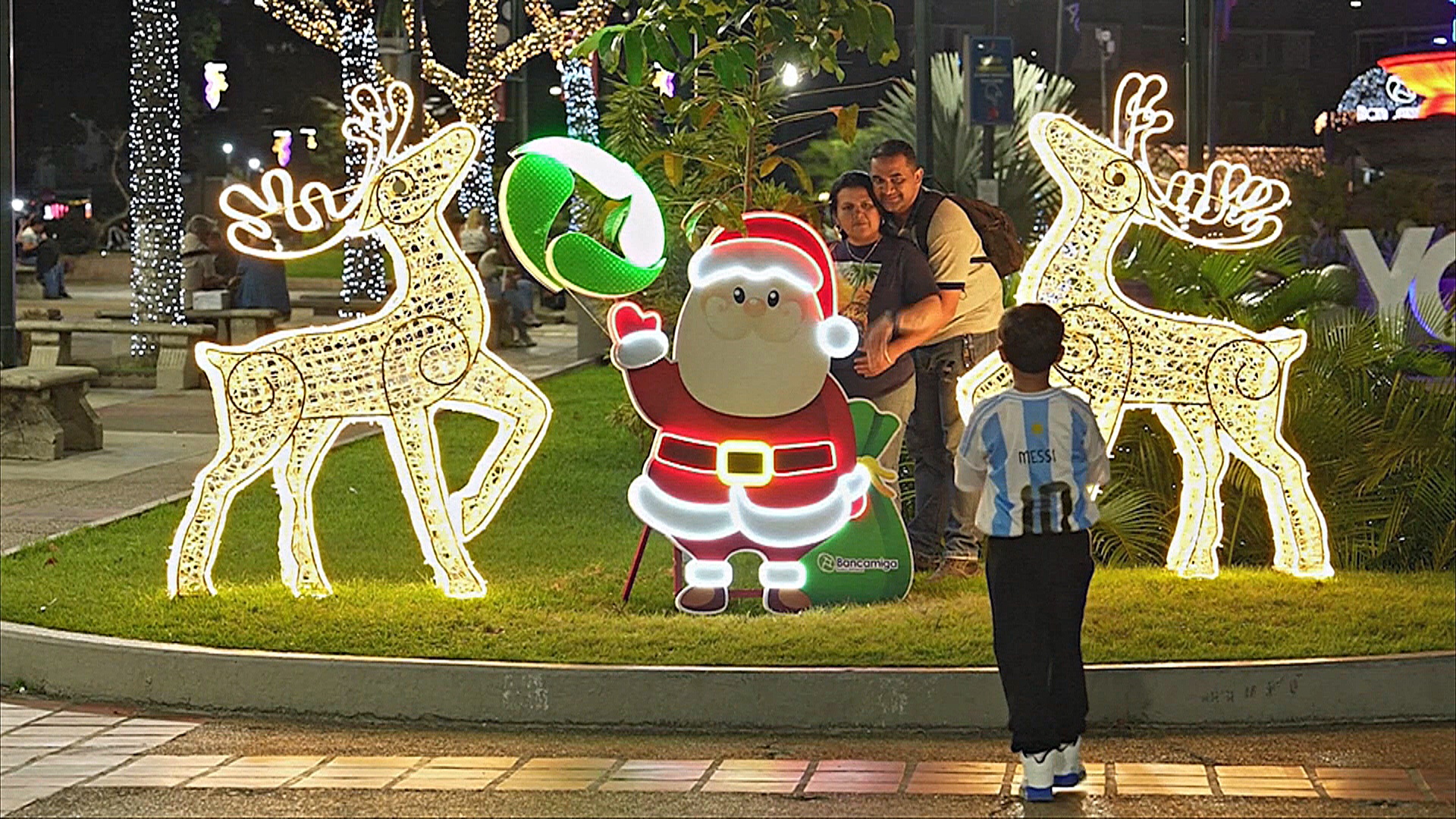 От Токио до Нью-Йорка: как мир готовится к Рождеству