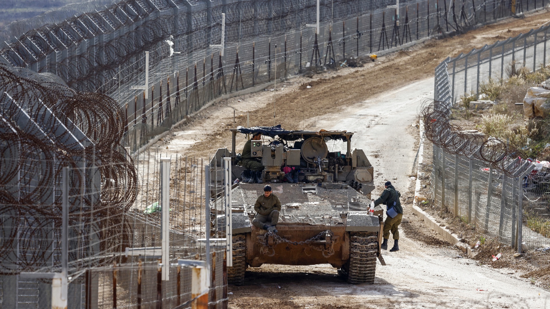 Израиль создаст «стерильную зону обороны» на юге Сирии Израиль создаст «стерильную зону обороны» на юге Сирии