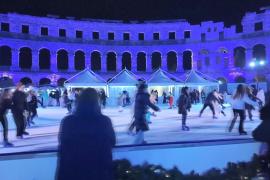 В древнеримском амфитеатре в Хорватии появился ледовый каток