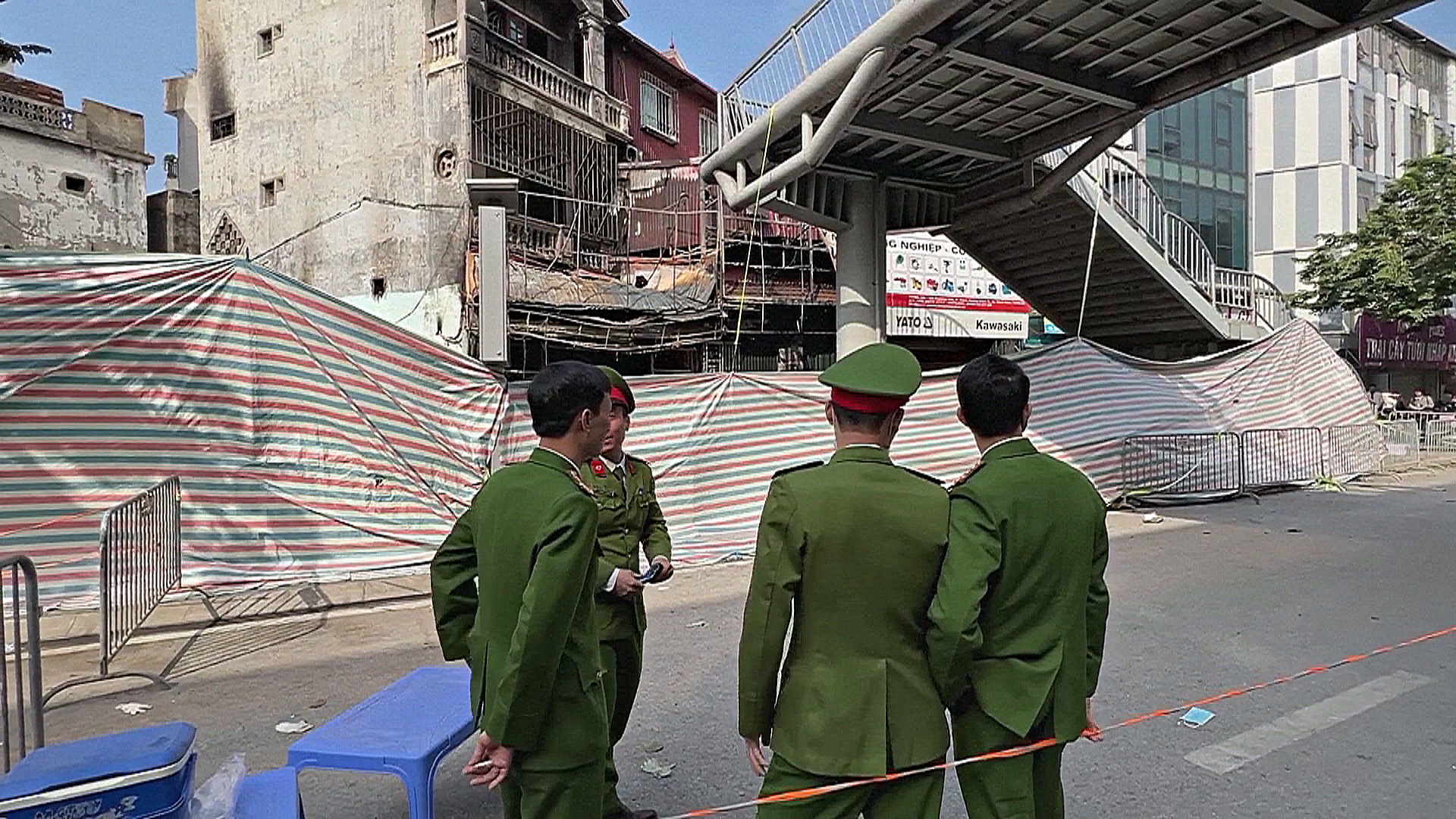 11 человек погибли при пожаре в караоке-баре в Ханое 11 человек погибли при пожаре в караоке-баре в Ханое