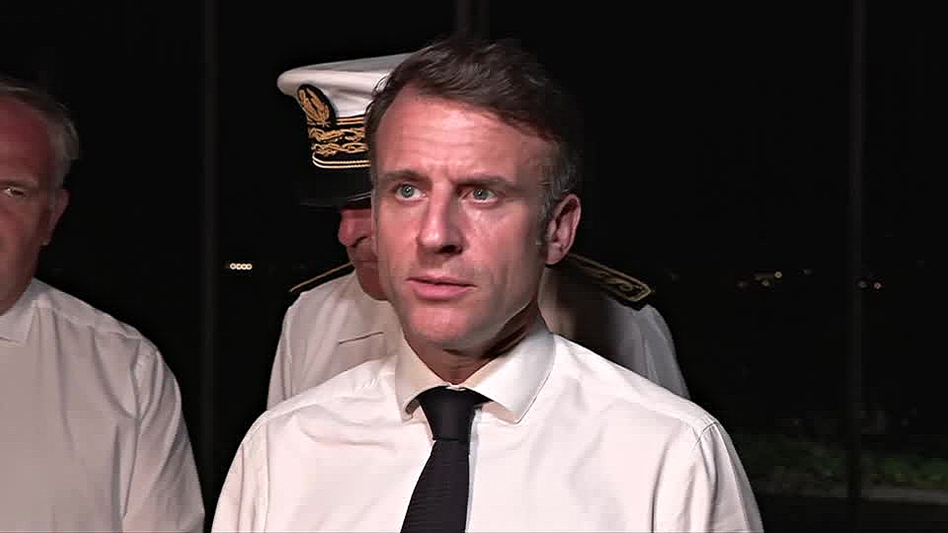 Макрон объявил национальный траур по жертвам циклона на Майотте