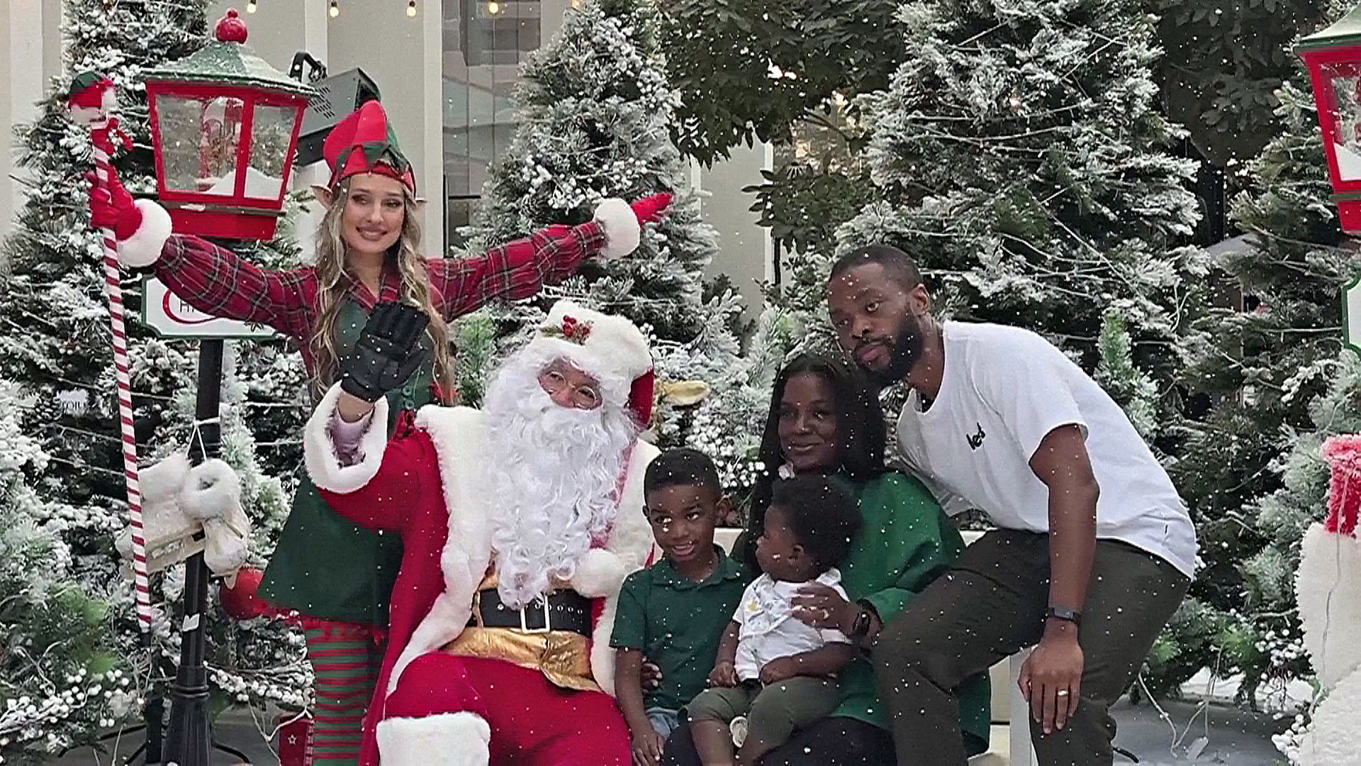 Рождество в пустыне: Дубай предлагает встречу с Сантой и катание на коньках Рождество в пустыне: Дубай предлагает встречу с Сантой и катание на коньках