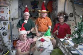 Астронавты на МКС поздравляют землян с Рождеством