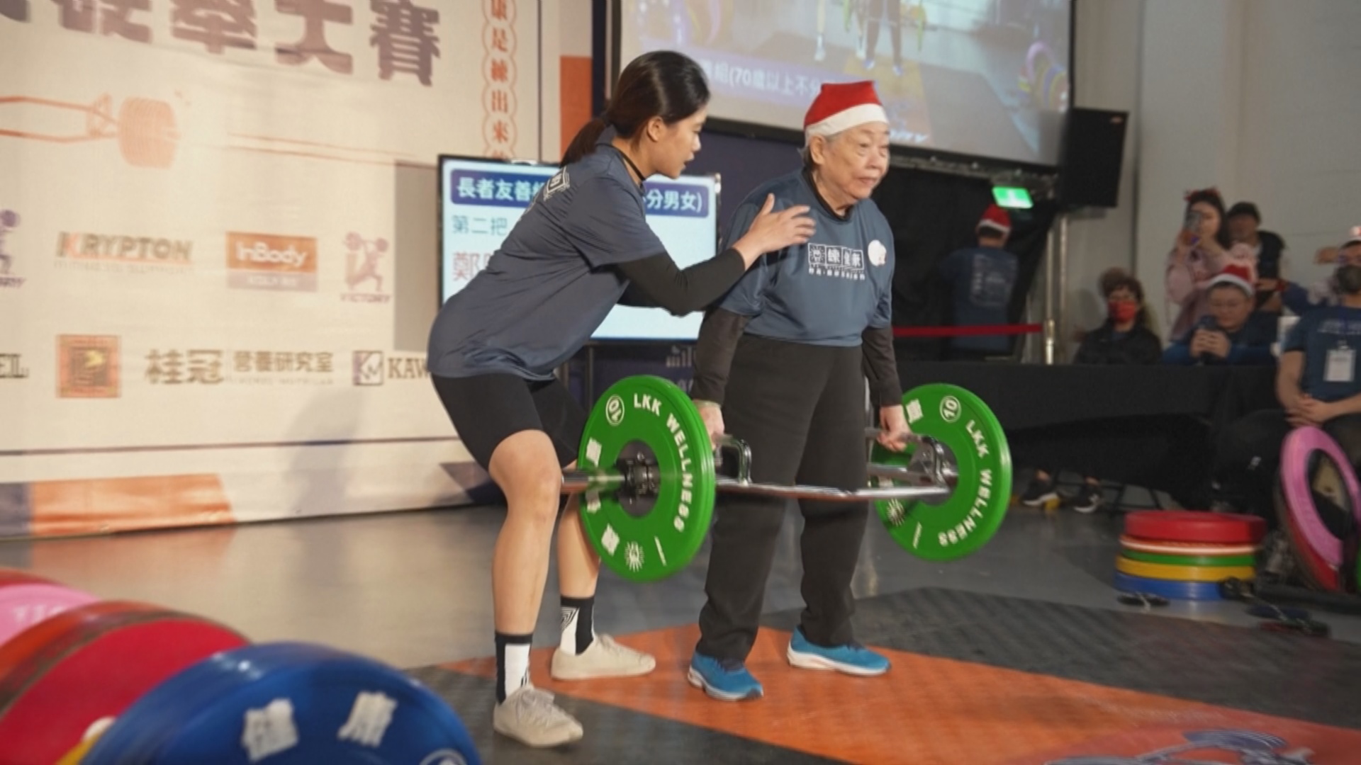 90-летняя тяжелоатлетка на Тайване бросает вызов стереотипам 90-летняя тяжелоатлетка на Тайване бросает вызов стереотипам