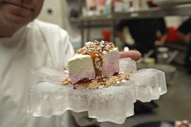 Блюда на ледяных тарелках: как развлекают туристов в финской Лапландии