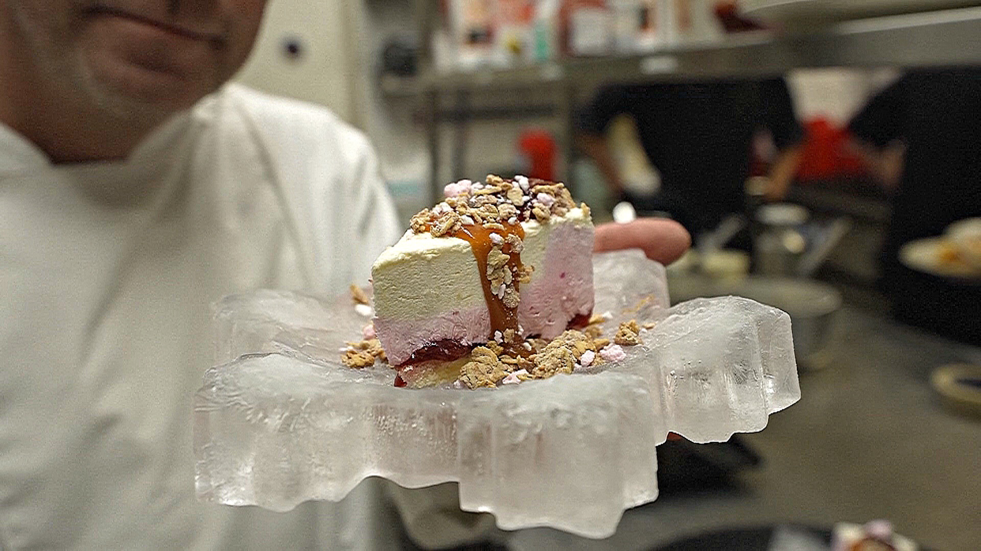 Блюда на ледяных тарелках: как развлекают туристов в финской Лапландии