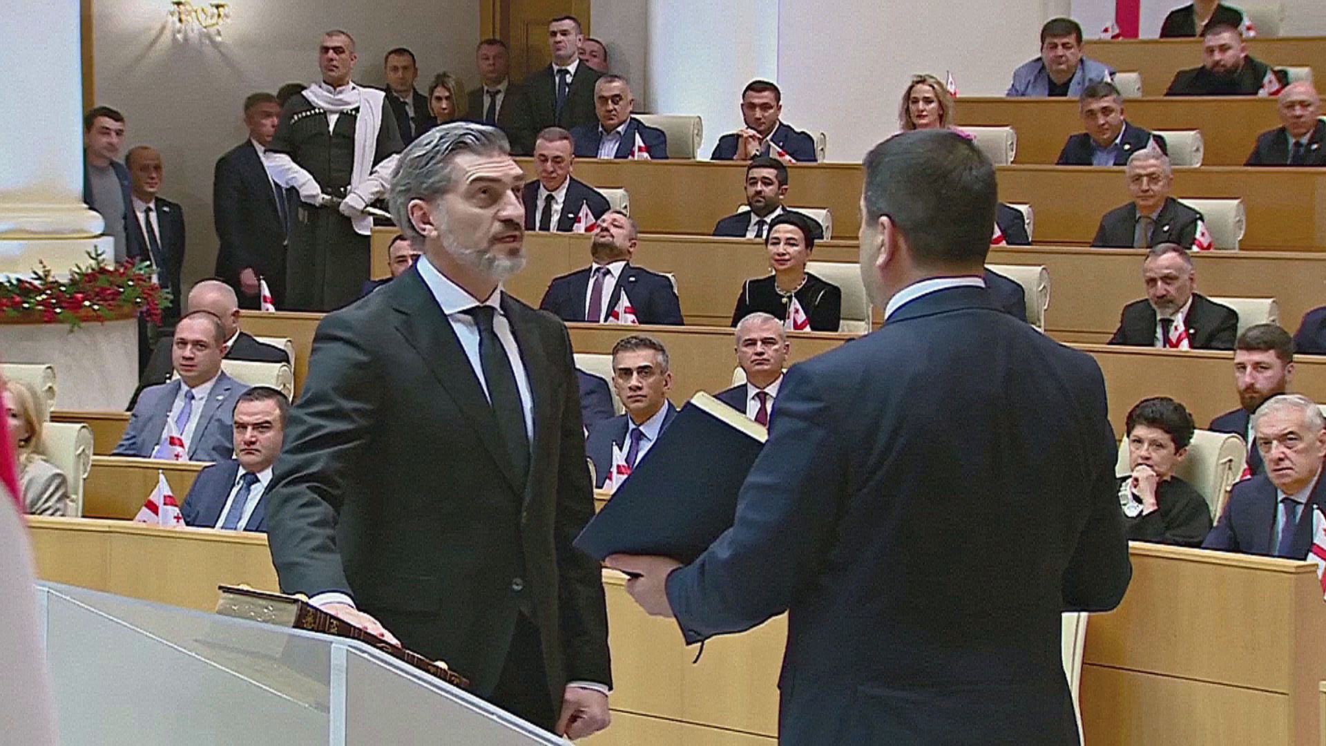 В Грузии к присяге привели нового президента Михаила Кавелашвили В Грузии к присяге привели нового президента Михаила Кавелашвили