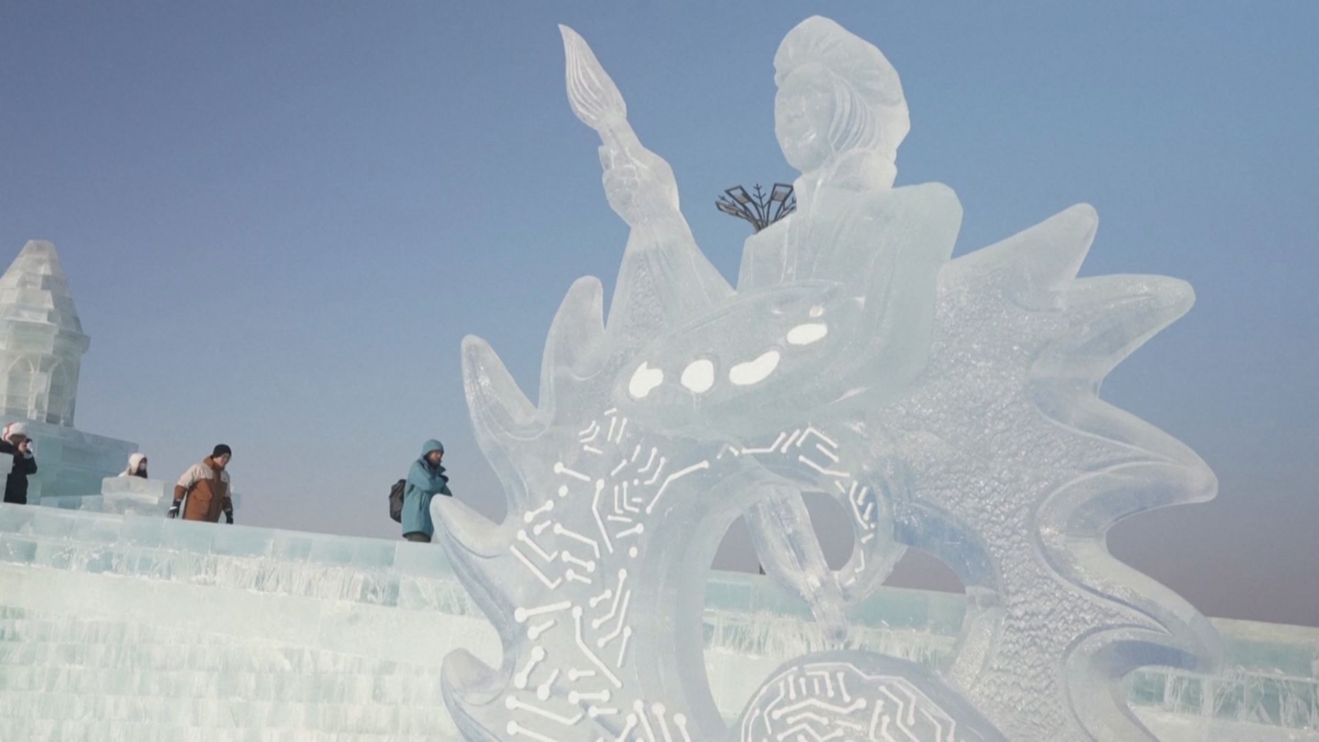 На Харбинском фестивале льда и снега проходит конкурс на лучшую скульптуру
