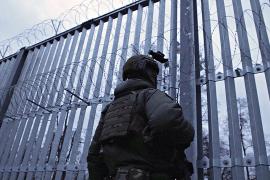 Польские войска патрулируют границу с Беларусью на фоне миграционного кризиса