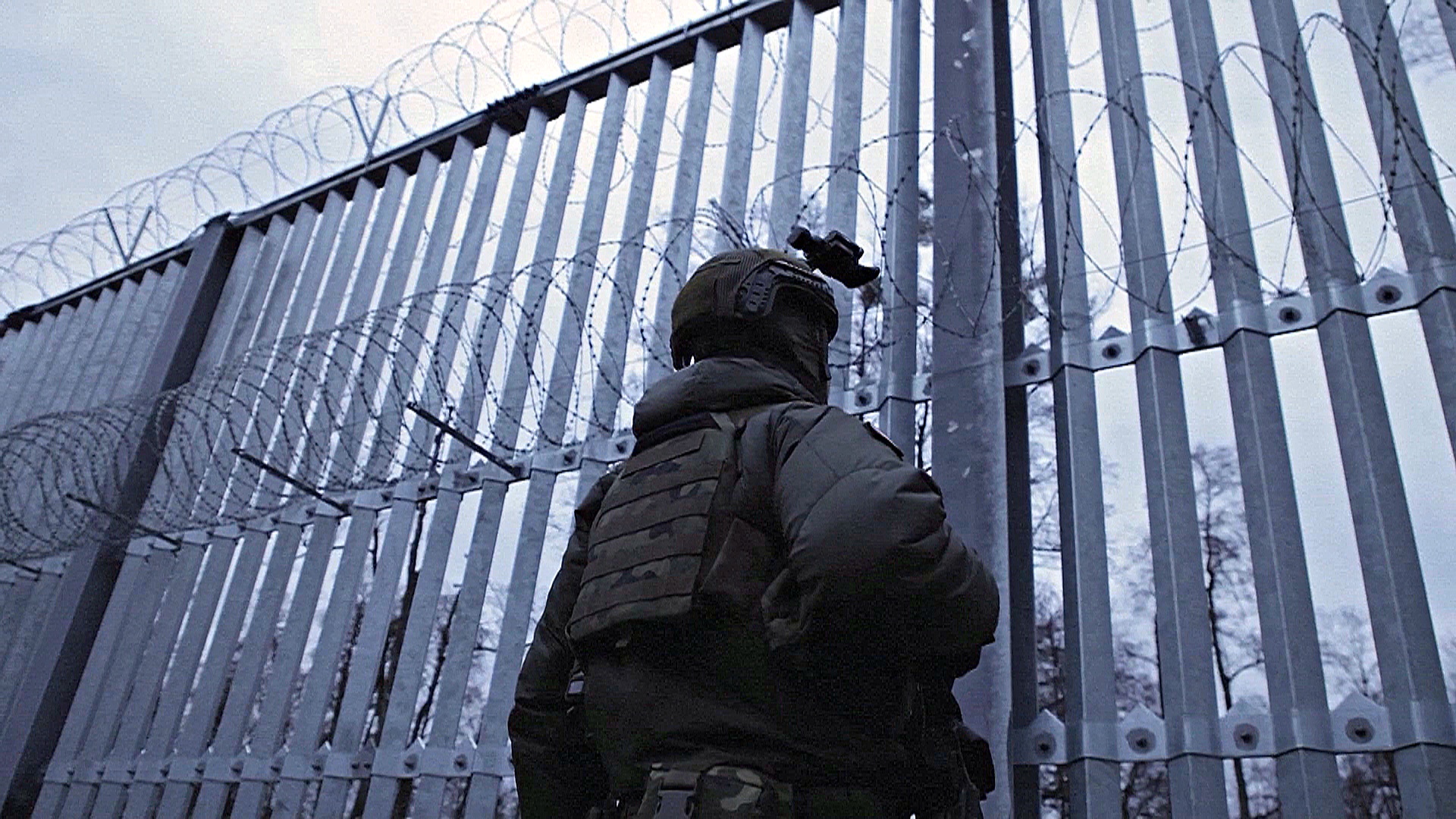 Польские войска патрулируют границу с Беларусью на фоне миграционного кризиса Польские войска патрулируют границу с Беларусью на фоне миграционного кризиса