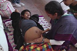 Акушерки оказывают поддержку беременным мигранткам в Мексике