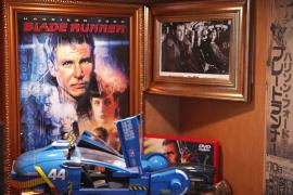 Музей исчезнувшей техники в Токио предлагает подержать в руках устаревшие гаджеты