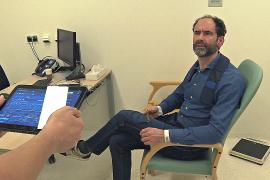 Новая технология поможет сократить тремор у пациентов с болезнью Паркинсона