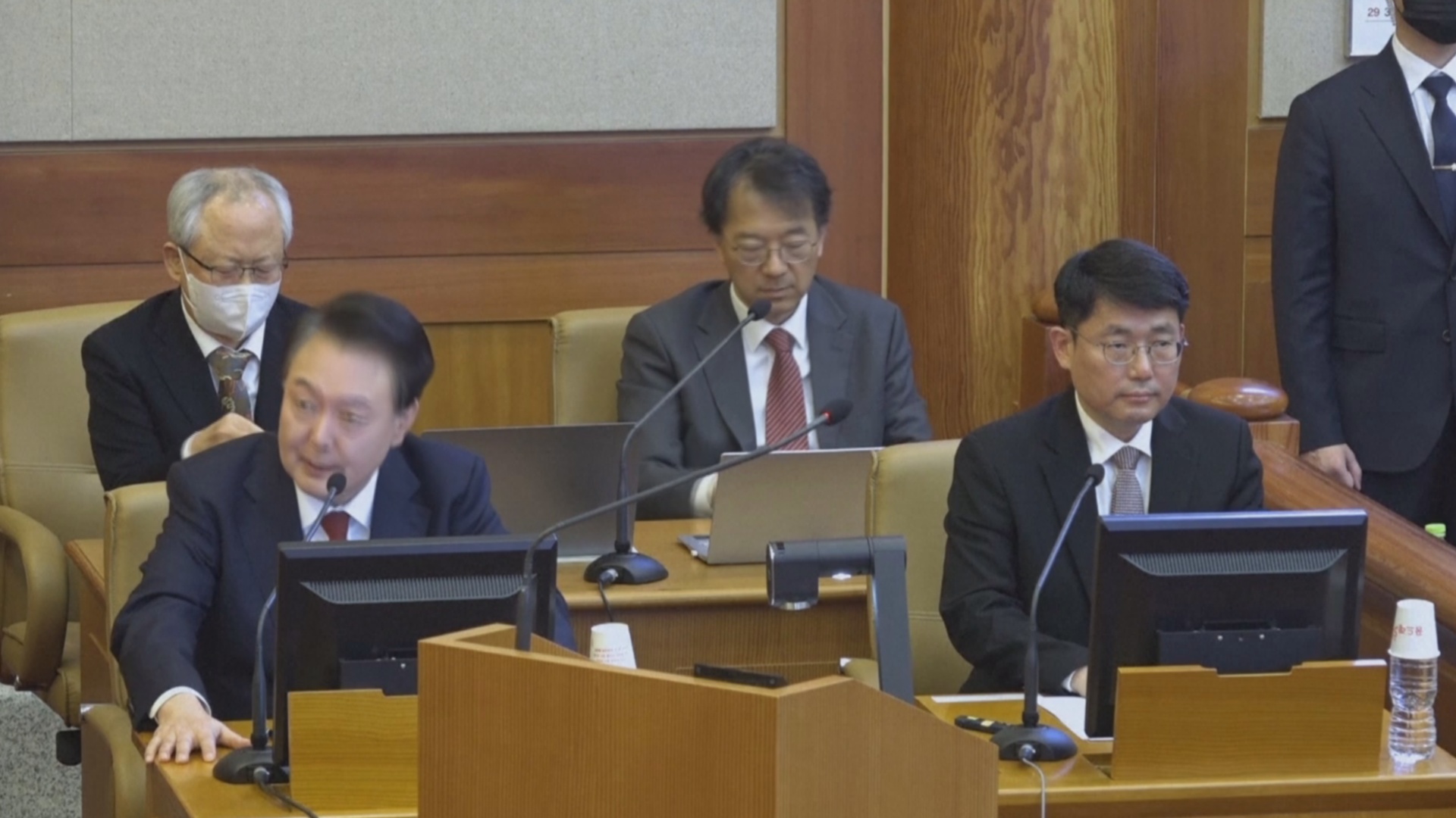 Президент Южной Кореи впервые появился на суде по делу об импичменте Президент Южной Кореи впервые появился на суде по делу об импичменте