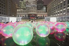 Фестиваль зимних огней освещает тёмные вечера в лондонском квартале Канэри-Уорф