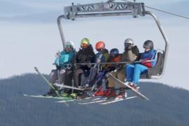 Снегопад привлёк десятки тысяч туристов на горнолыжные курорты в Боснии