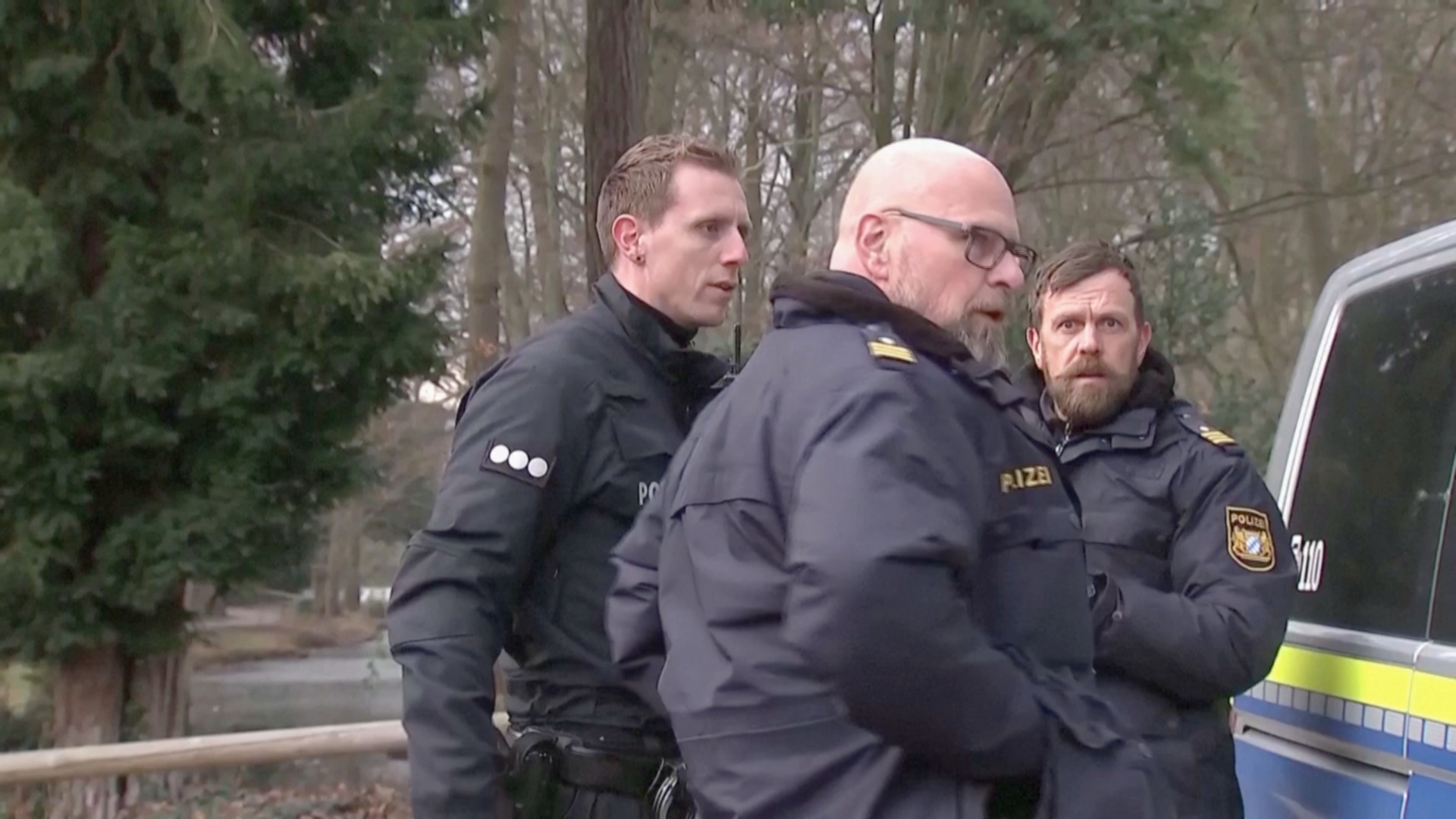 Нелегальный мигрант напал на прохожих с ножом в Германии, двое погибших