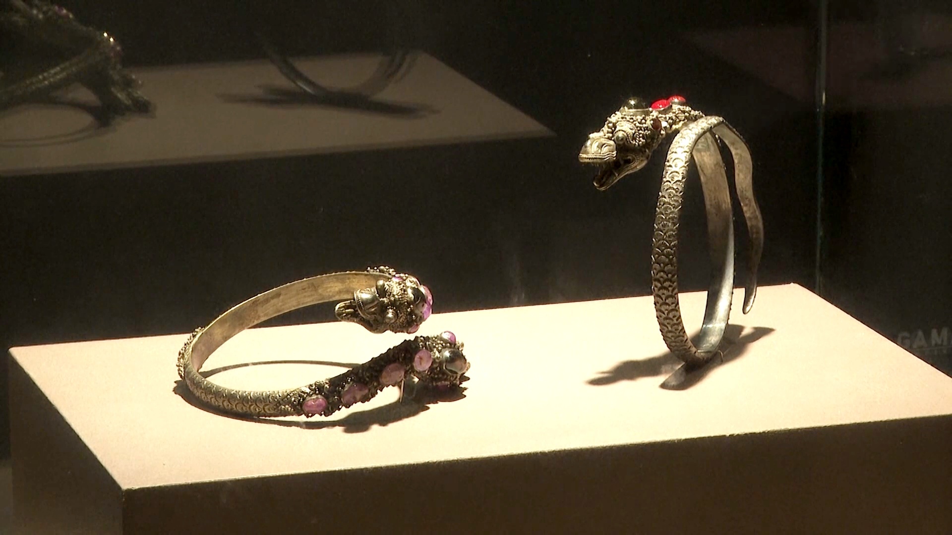 Нидерланды вернули Индонезии 800 ценных артефактов, вывезенных в колониальный период Нидерланды вернули Индонезии 800 ценных артефактов, вывезенных в колониальный период