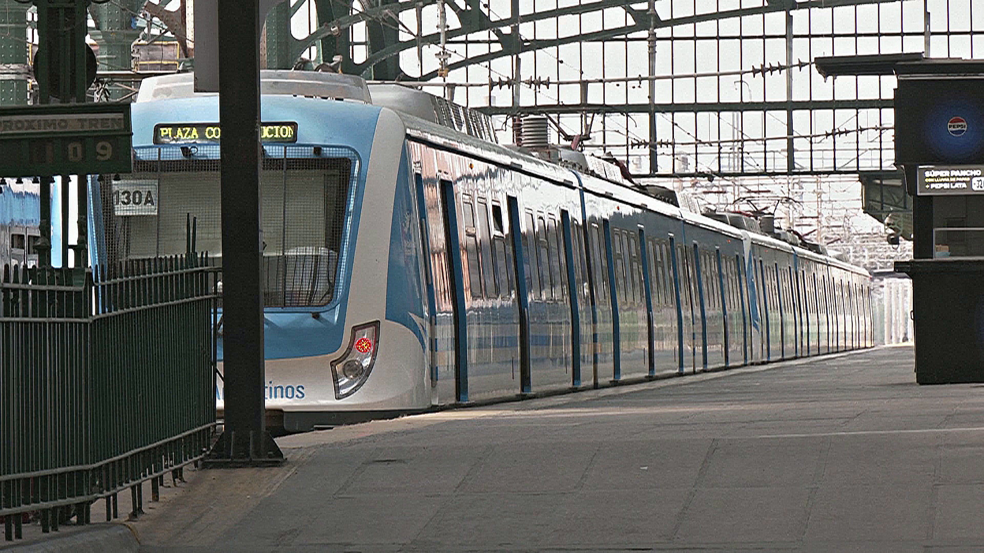 Ж/д-сеть Аргентины парализовала общенациональная забастовка из-за спора о зарплате Ж/д-сеть Аргентины парализовала общенациональная забастовка из-за спора о зарплате