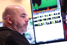 Акции технологических компаний выросли после резкого падения из-за китайского чат-бота