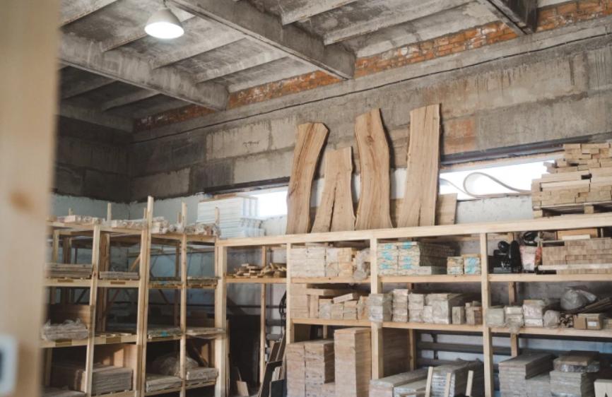 Как использовать мебельные щиты из натурального дерева в интерьере?