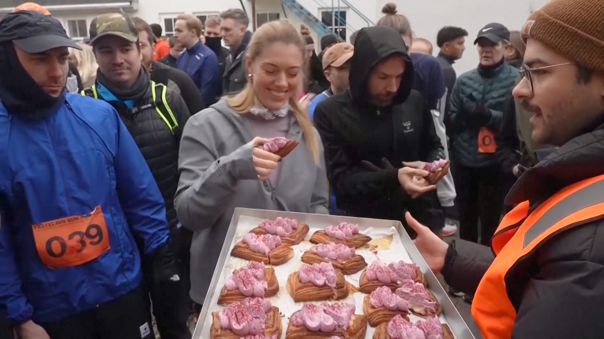 Булочный полумарафон: в Копенгагене устроили забег за фастенлавнсболле