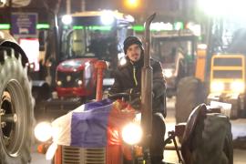 Фермеры на тракторах присоединились к протестам студентов в Сербии