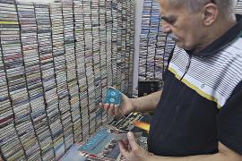 Иракский коллекционер собрал 270 тысяч музыкальных кассет