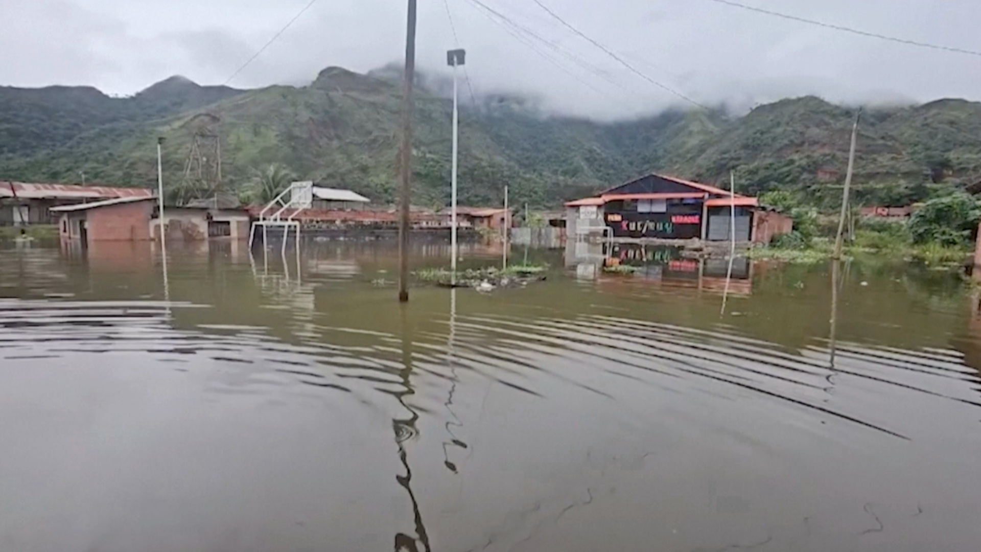 Сильные дожди обрушились на Боливию: более 20 погибших Сильные дожди обрушились на Боливию: более 20 погибших