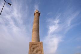 Разрушенную террористами мечеть с «горбатым» минаретом заново отстроили в Ираке