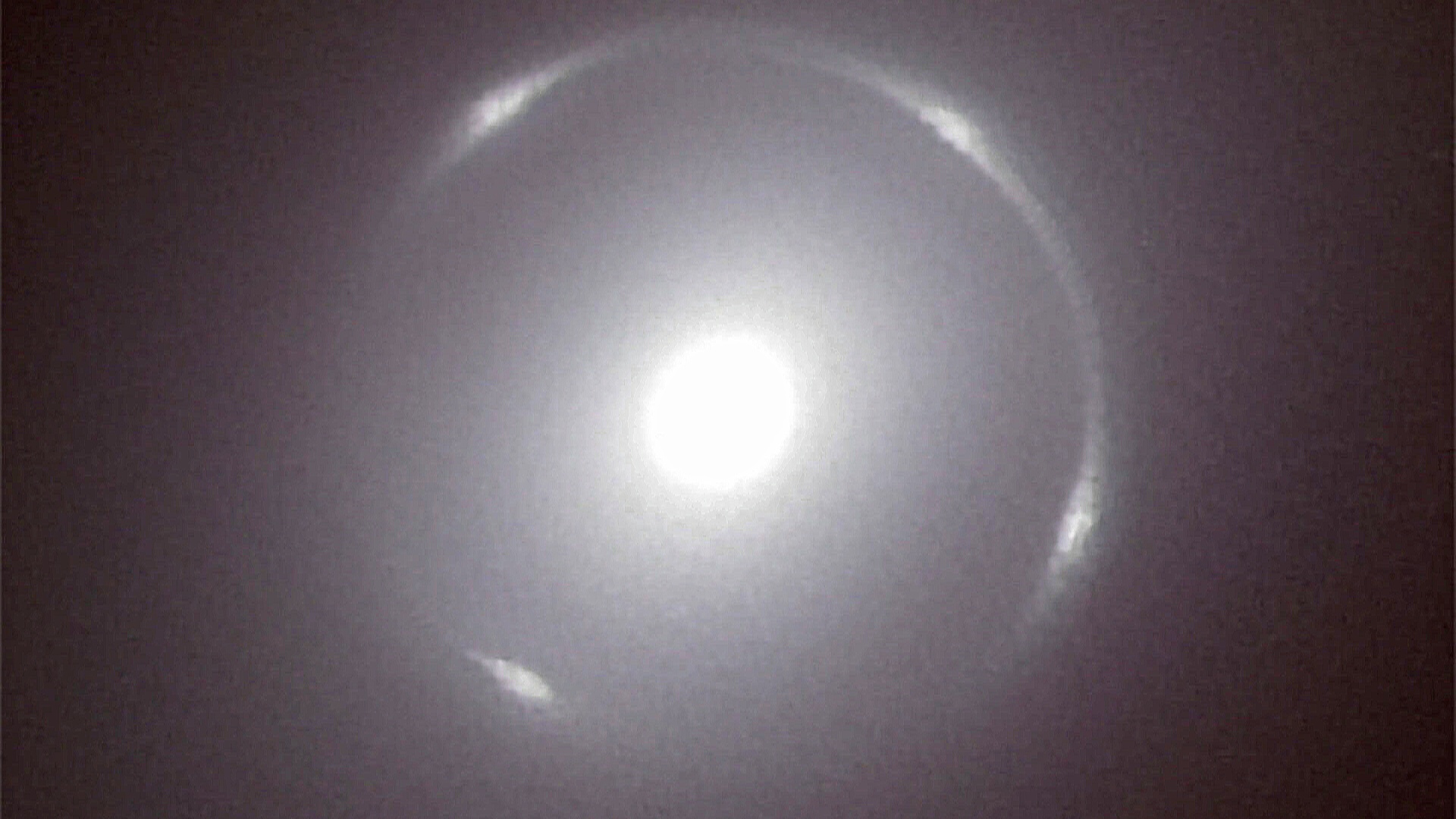 Учёные увидели редкое «кольцо Эйнштейна» вокруг недалёкой галактики