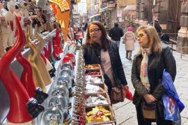 Амулет в виде красного рога стал популярным подарком на День влюблённых в Неаполе