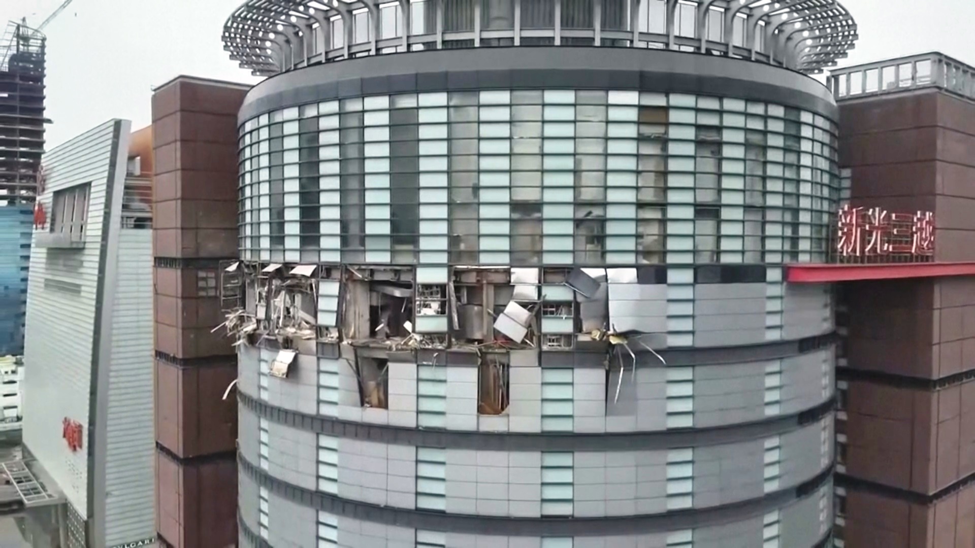 Взрыв в ТЦ на Тайване: четверо погибших Взрыв в ТЦ на Тайване: четверо погибших