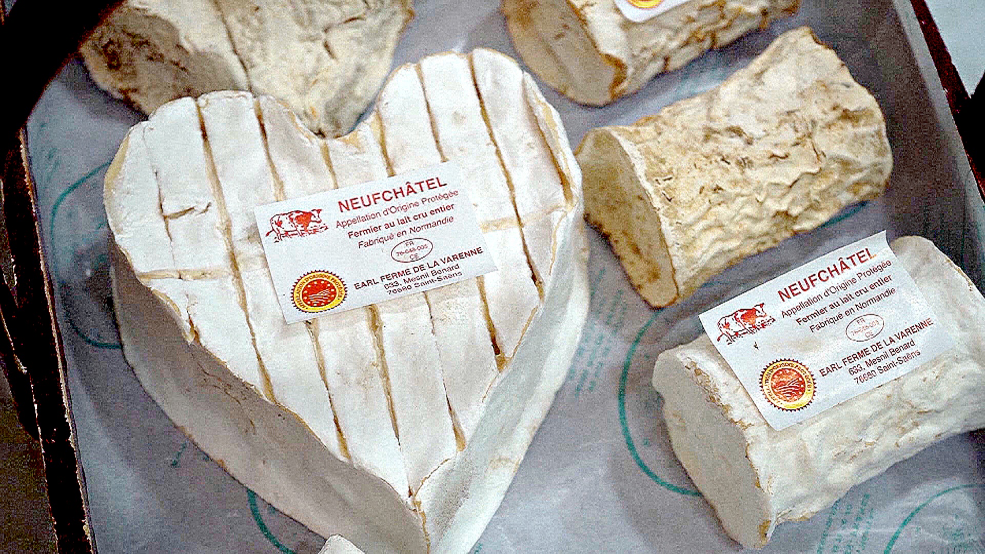 Сыр в форме сердца в тренде на севере Франции на 14 февраля