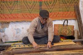 Тунисские мастера хранят традиции плетения циновок из тростника