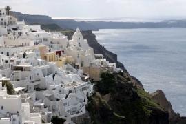 Подводные землетрясения рядом с Санторини постепенно утихают