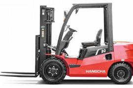 Как выбрать вилочный погрузчик для склада: ключевые параметры и советы