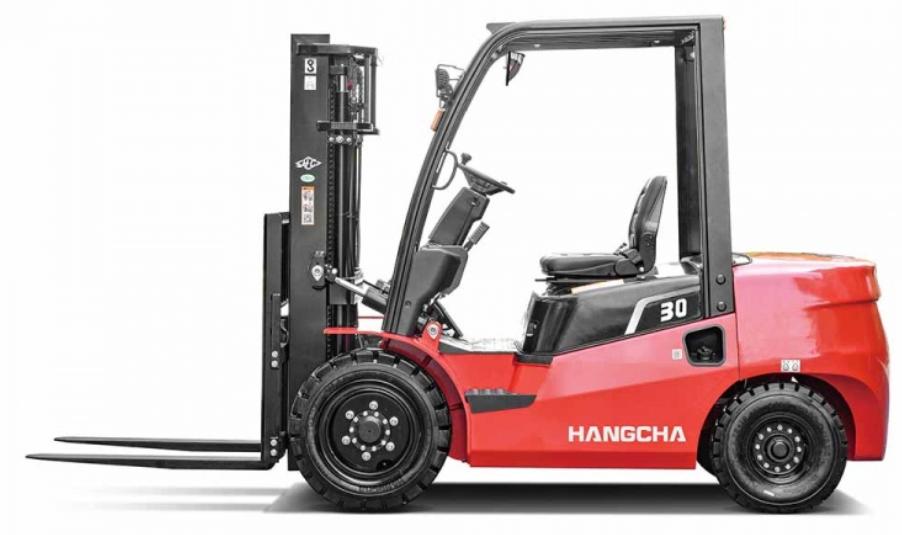 Как выбрать вилочный погрузчик для склада: ключевые параметры и советы