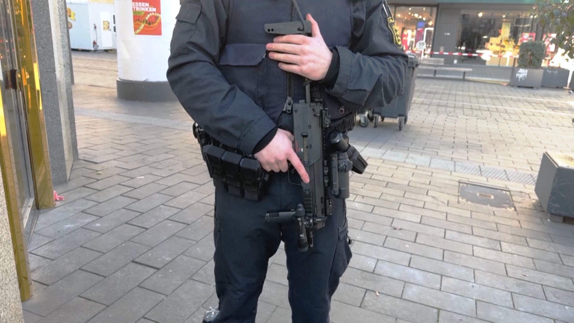 Автомобиль врезался в толпу в немецком Мангейме: два человека погибли