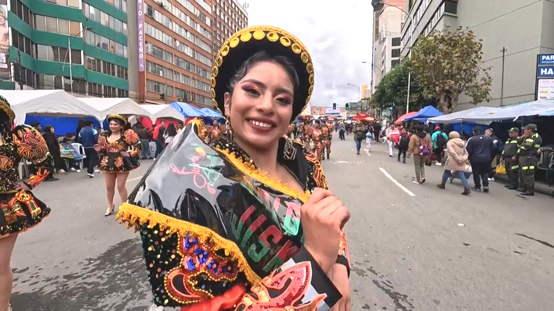 Боливийский Ла-Пас погрузился в карнавальные празднества Боливийский Ла-Пас погрузился в карнавальные празднества