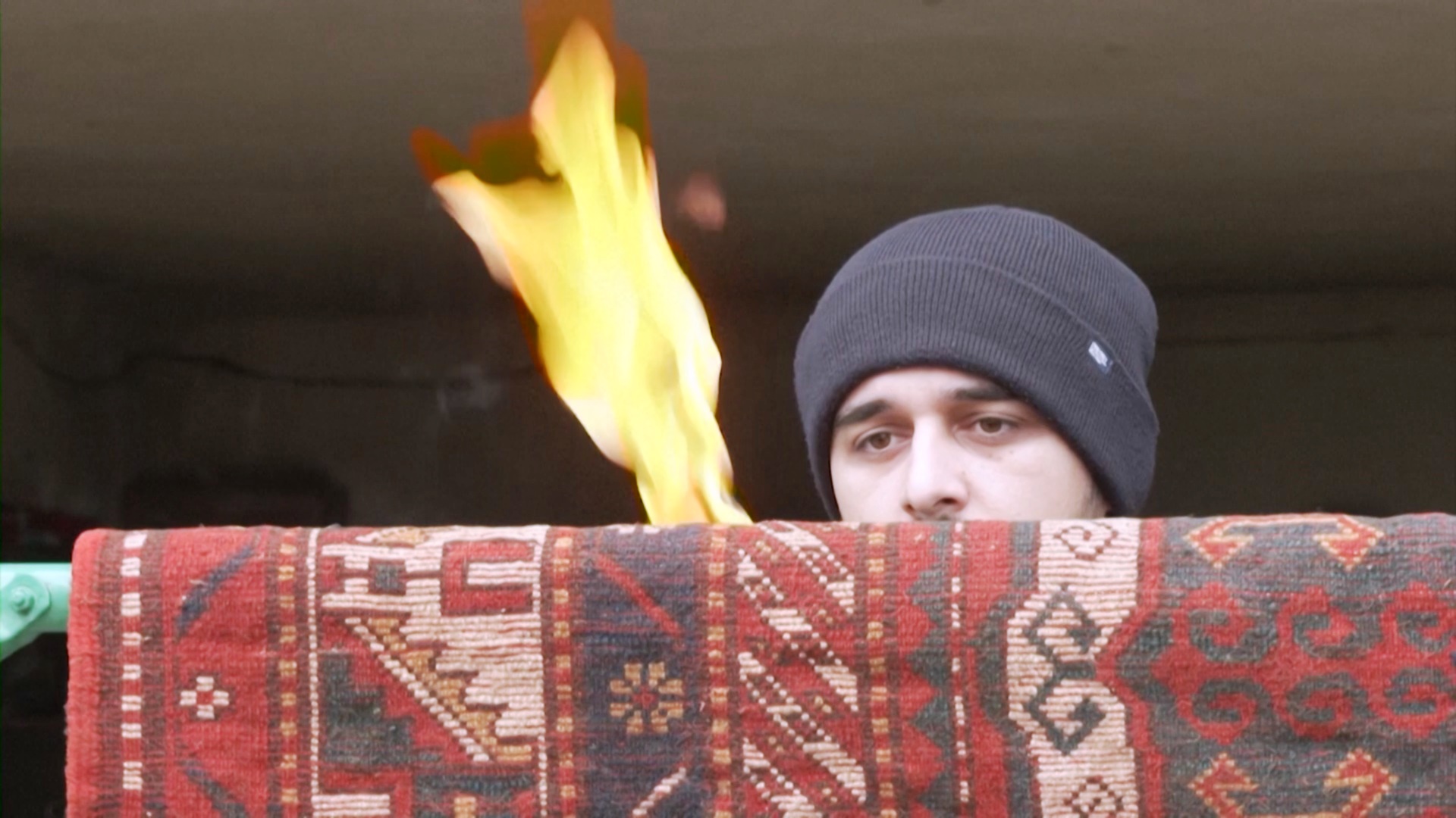 В Грузии бабушки-азербайджанки хранят древнее искусство ковроткачества В Грузии бабушки-азербайджанки хранят древнее искусство ковроткачества