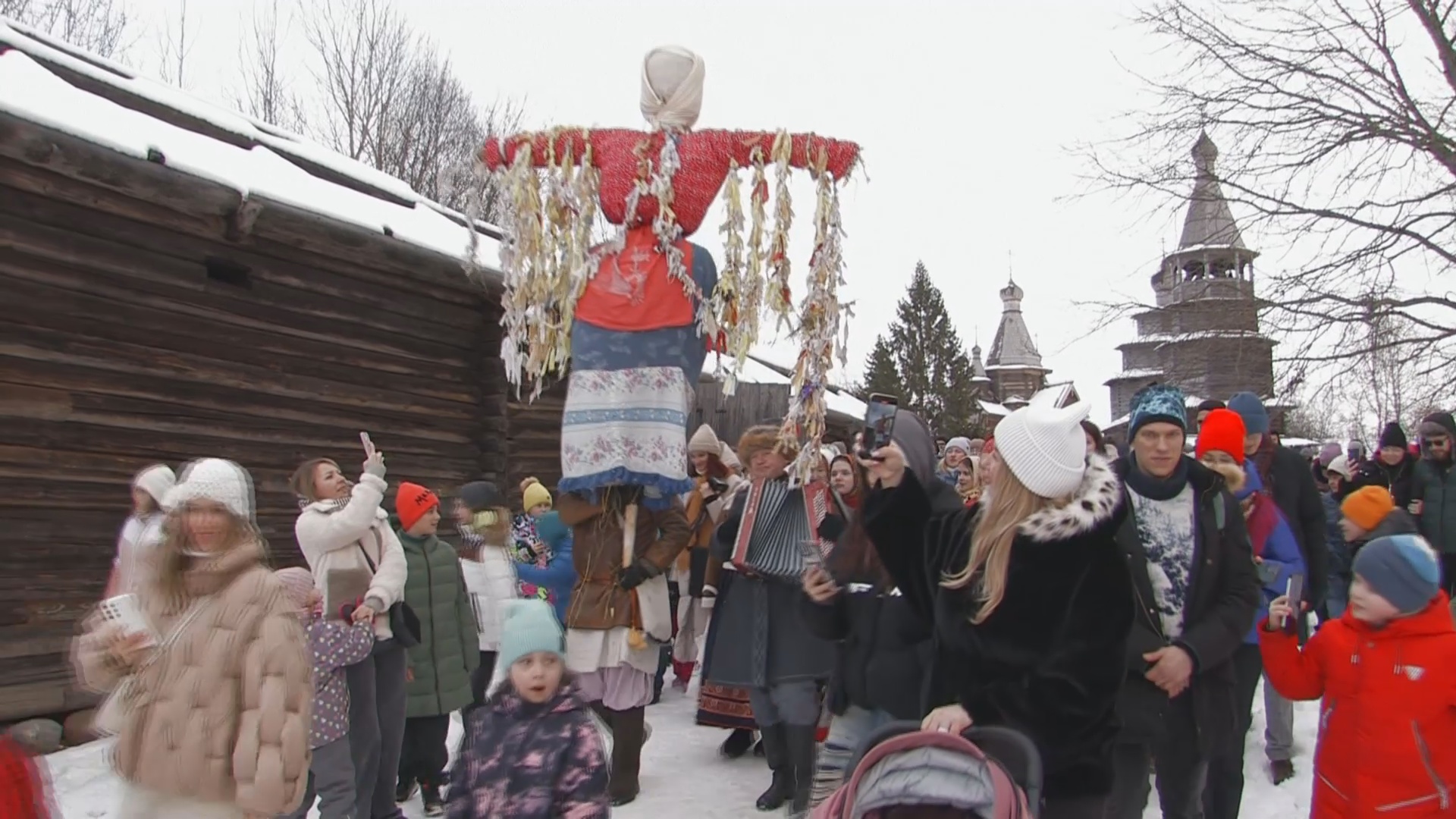 Блины на огне и хороводы: как проводили Масленицу в Великом Новгороде Блины на огне и хороводы: как проводили Масленицу в Великом Новгороде