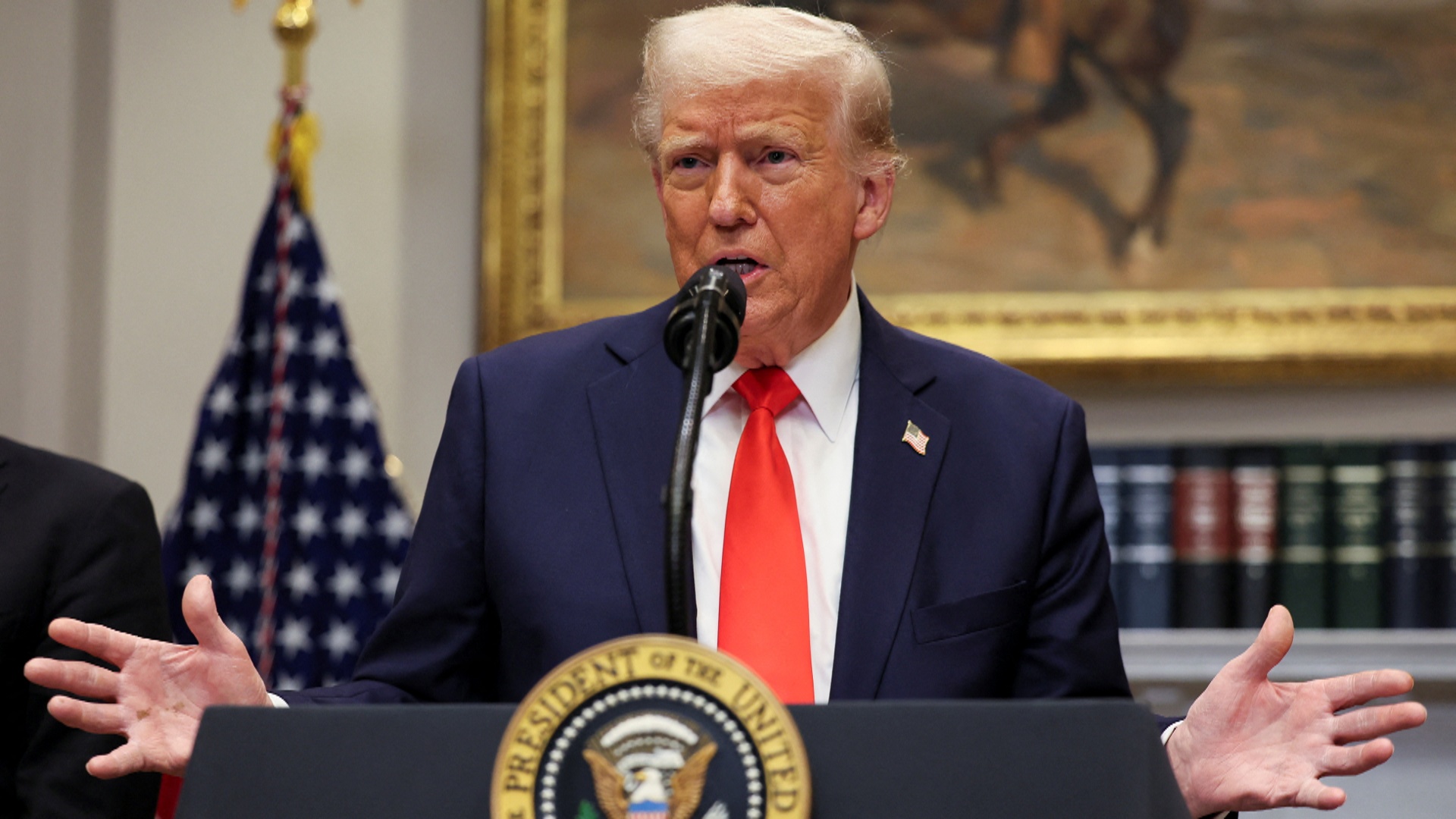 Вступают в силу новые пошлины Трампа в отношении Канады, Мексики и Китая