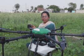 Женщины в Индии учатся на пилота дронов и зарабатывают на жизнь