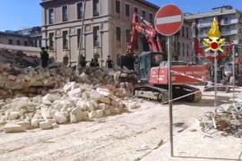 Сутки под завалом: бабушку спасли из-под обломков рухнувшего дома в Италии