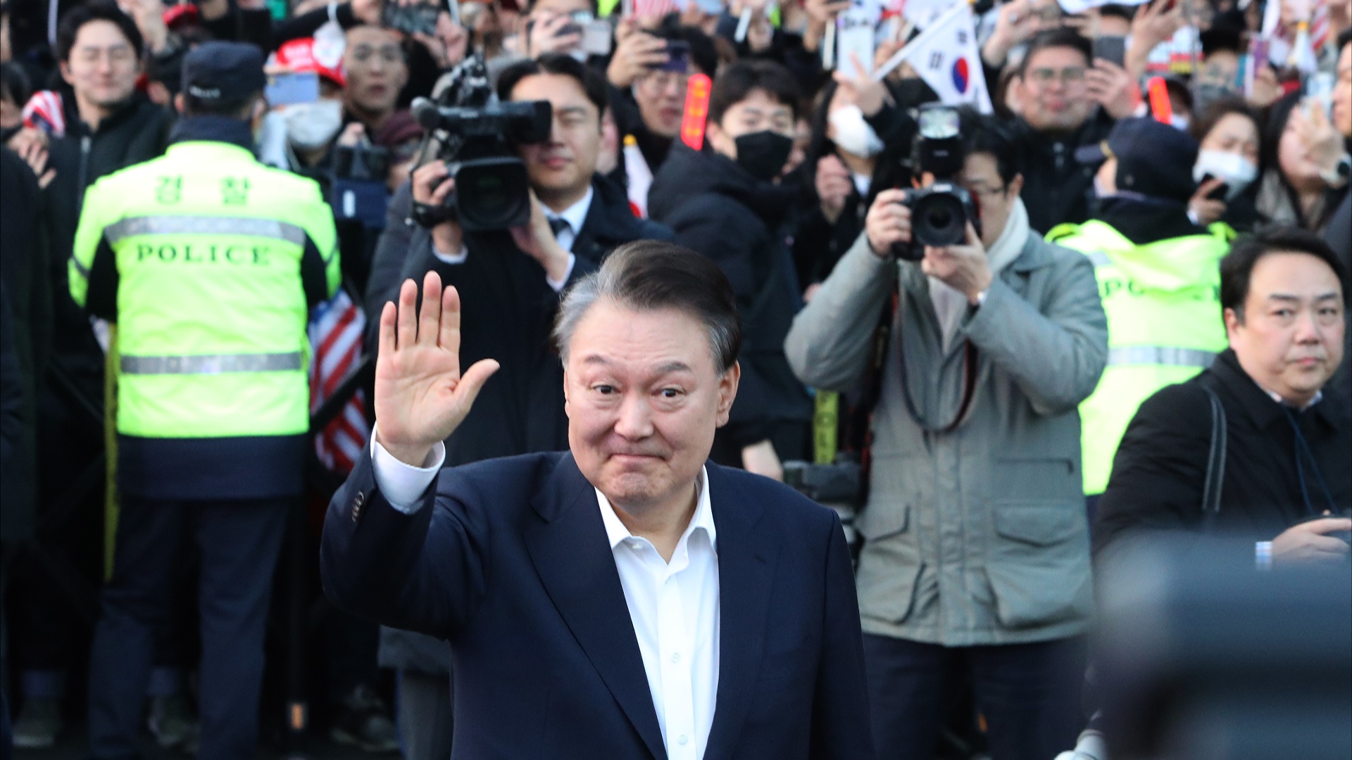 Президента Южной Кореи выпустили из СИЗО