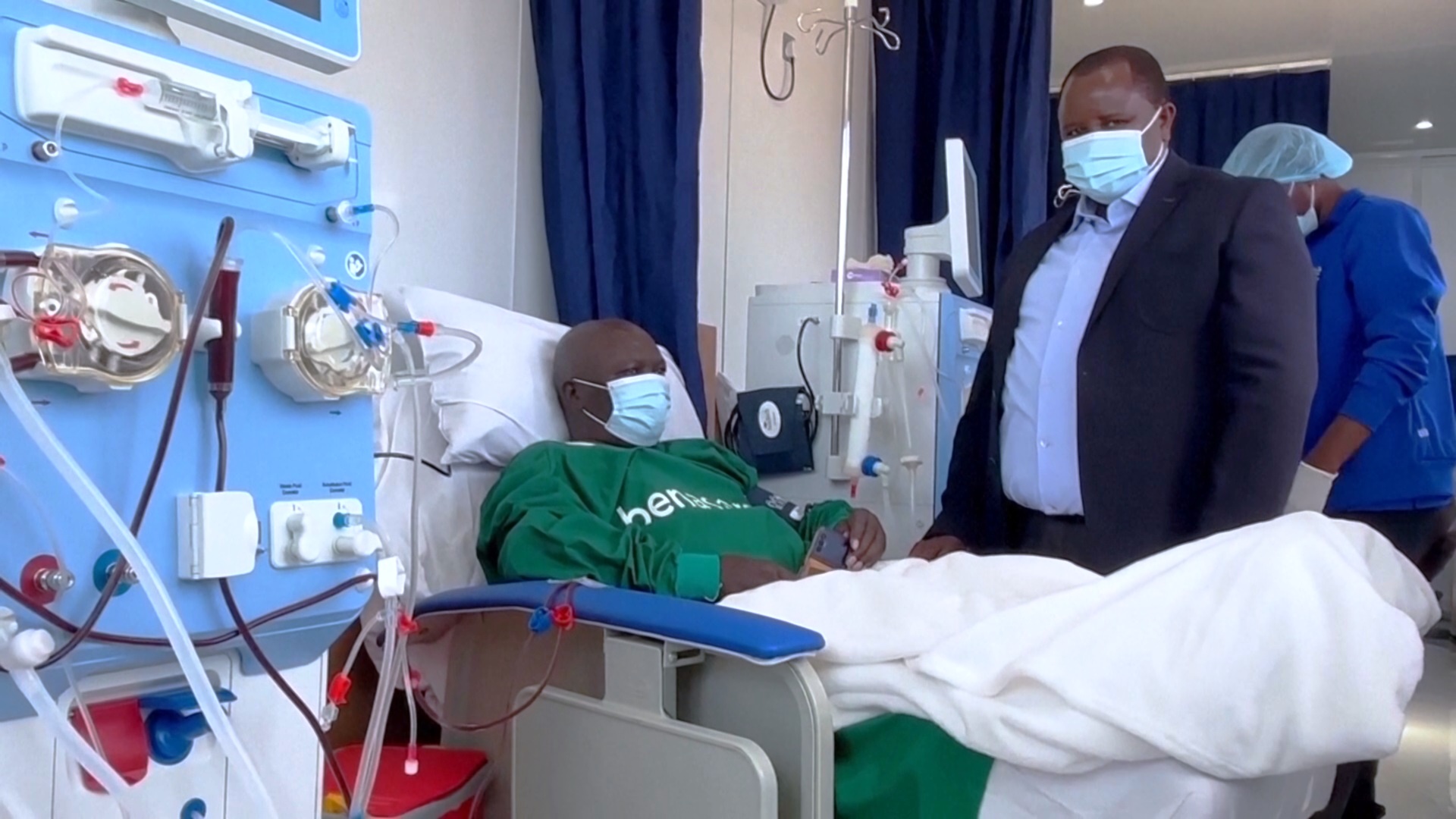 Мобильный диализный центр дарит надежду пациентам в кенийских деревнях Мобильный диализный центр дарит надежду пациентам в кенийских деревнях