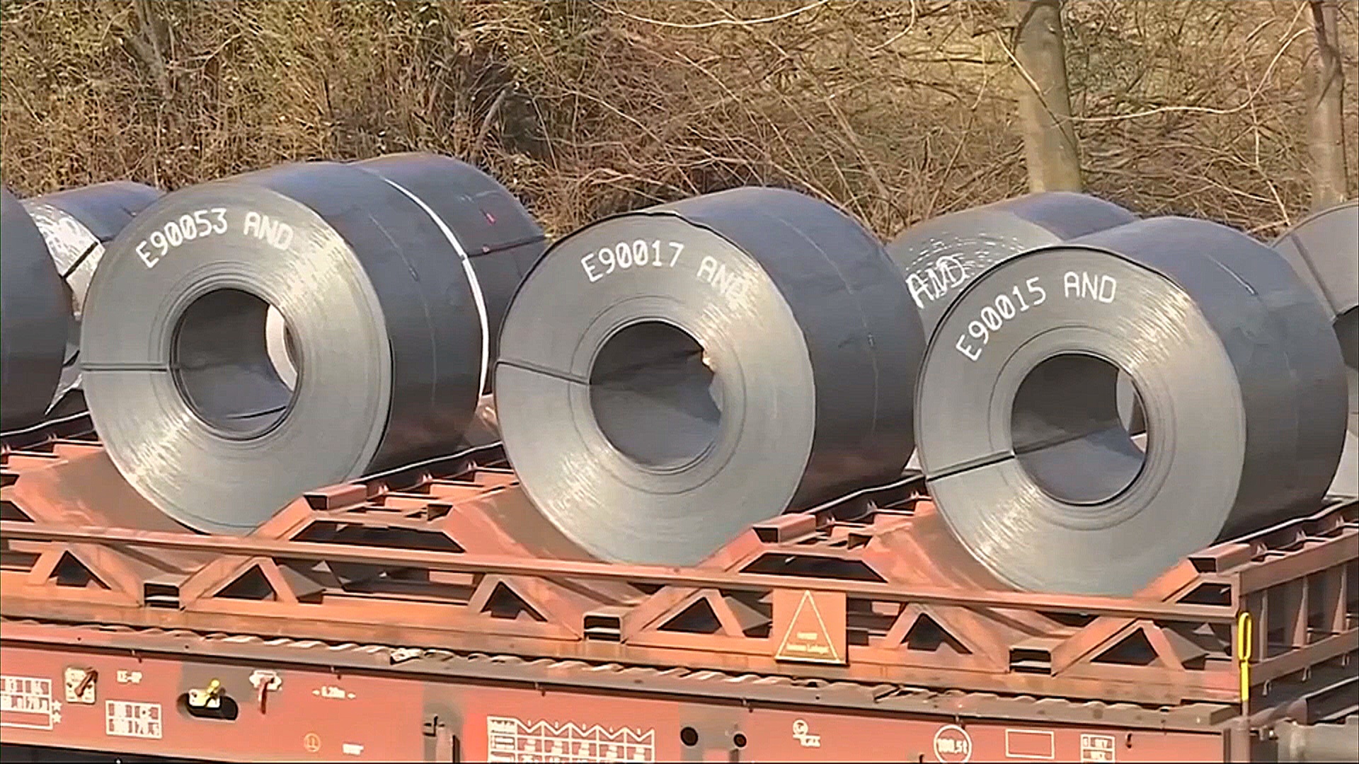 ЕС и Канада вводят ответные пошлины в отношении США