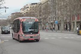 Электробус без водителя проехал по улицам Барселоны